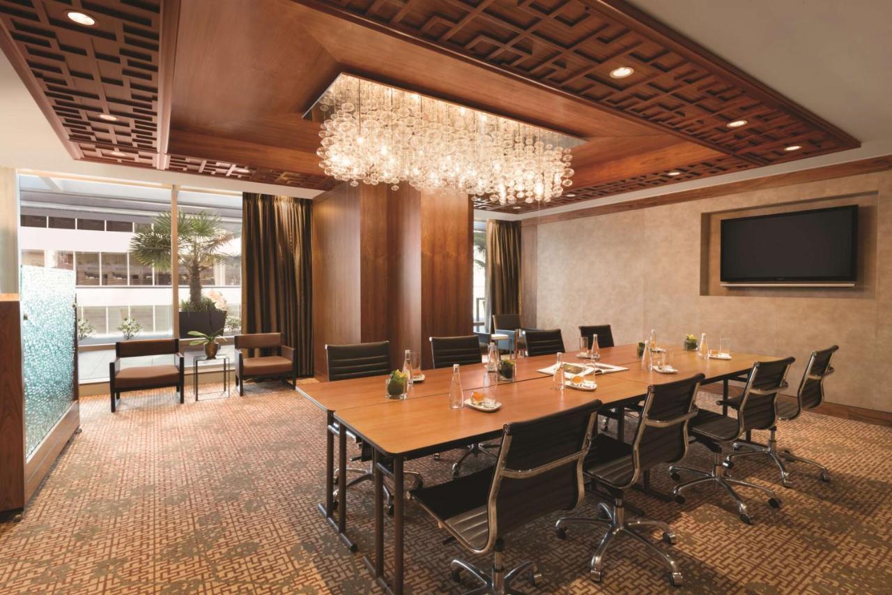 Shangri-La Vancouver Bagian luar foto