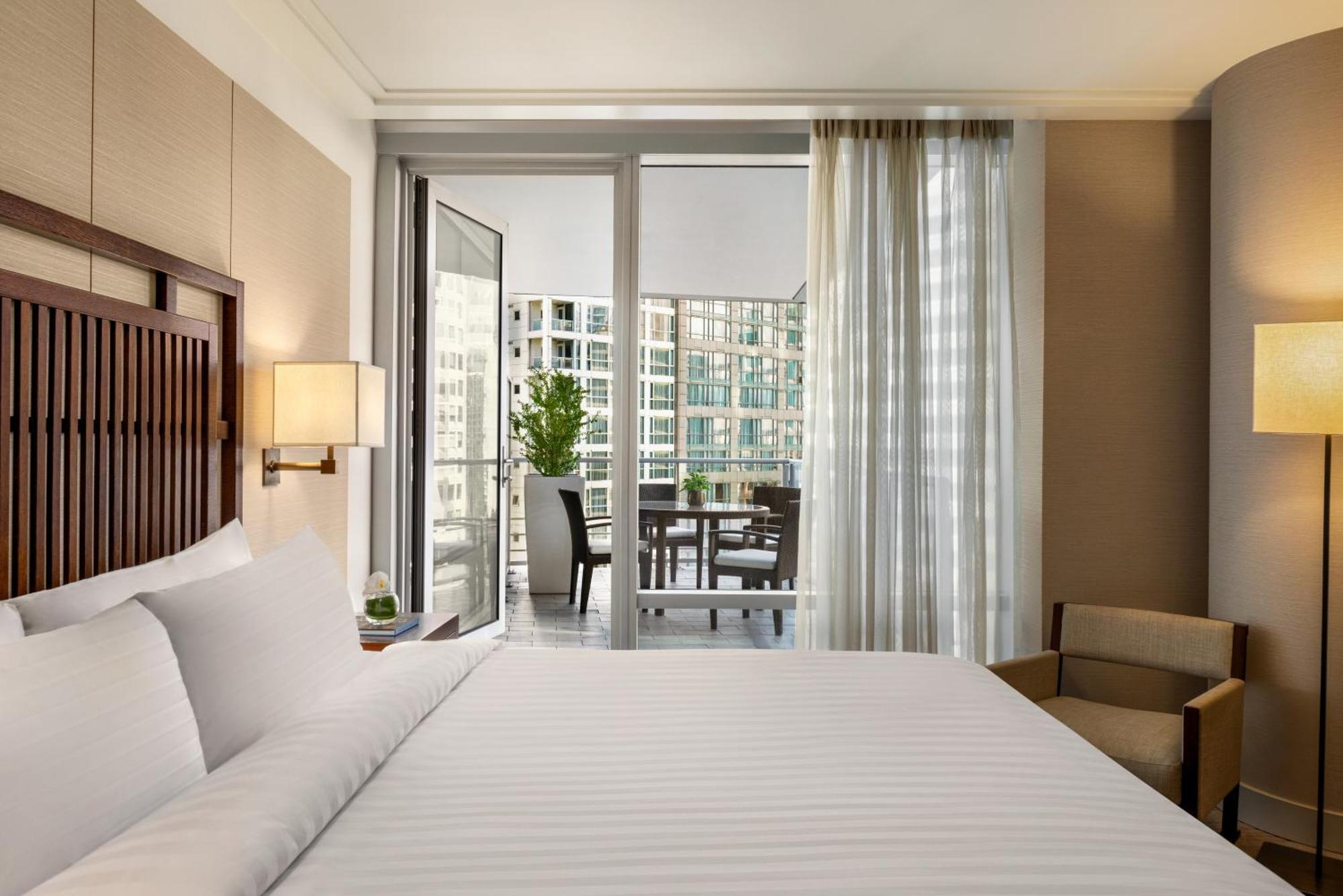 Shangri-La Vancouver Bagian luar foto