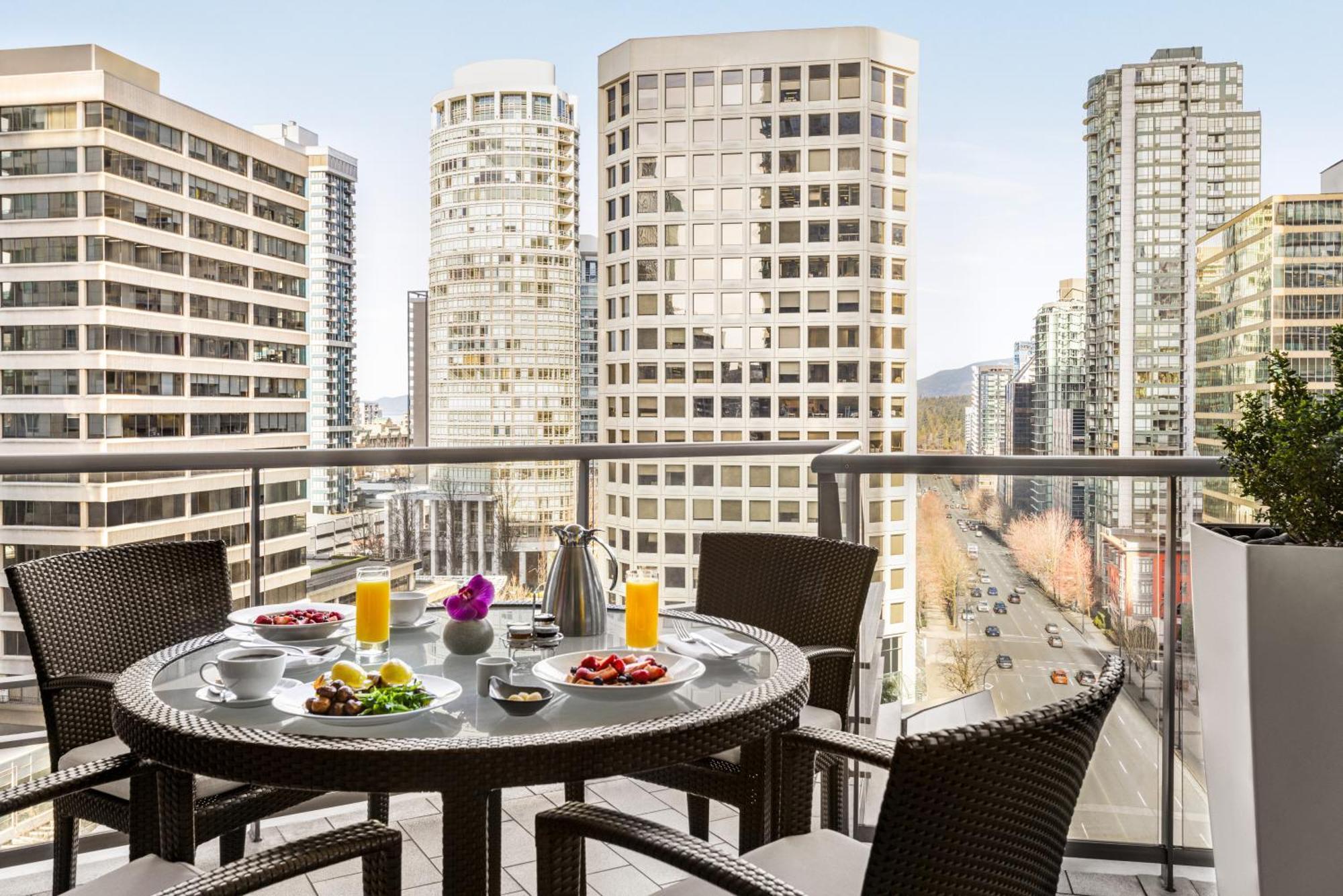 Shangri-La Vancouver Bagian luar foto